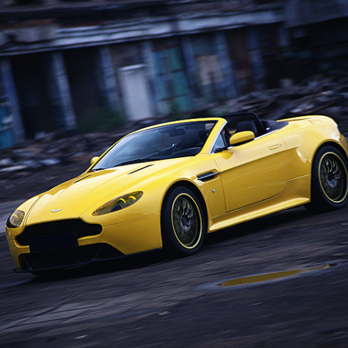 Накладки на пороги Individual на Aston Martin Vantage Coupe