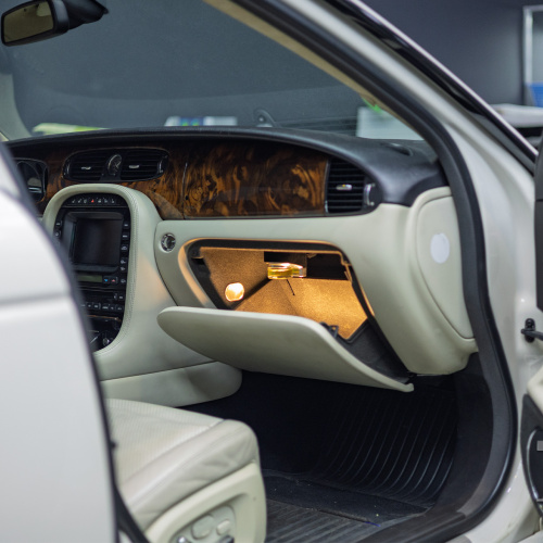 Установка ароматизатора в салон авто