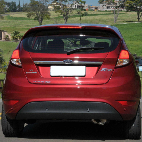 Накладка из нержавеющей стали на крышку багажника Ford Fiesta (2009-2017)