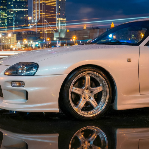 Передние крылья Triada на Toyota Supra 80