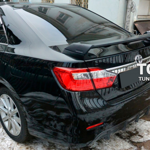 Спойлер с дополнительным стоп-сигналом TRD на Toyota Camry V50 (7)