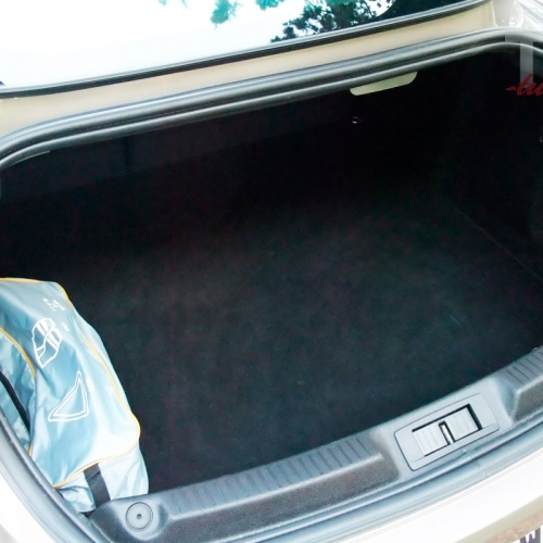 Химчистка багажного отделения автомобиля