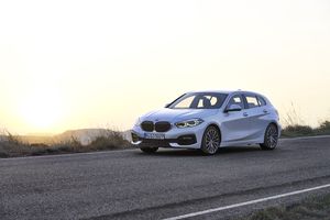 BMW 1 серия F40 хетчбэк  