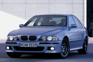 BMW M5 E39 седан  
