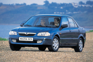 Mazda 323 BJ   