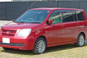 Mitsubishi Dion    
