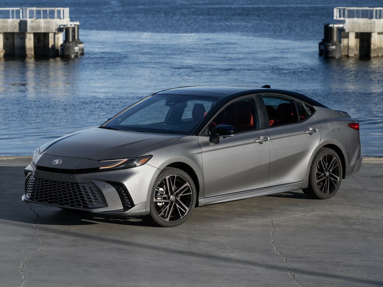 Toyota Camry IX (XV80)   