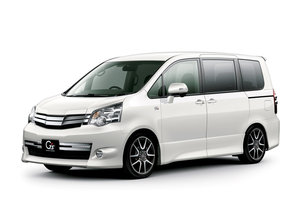 Toyota Noah 2 поколение [рестайлинг]   
