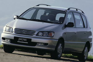 Toyota Picnic 1 поколение   