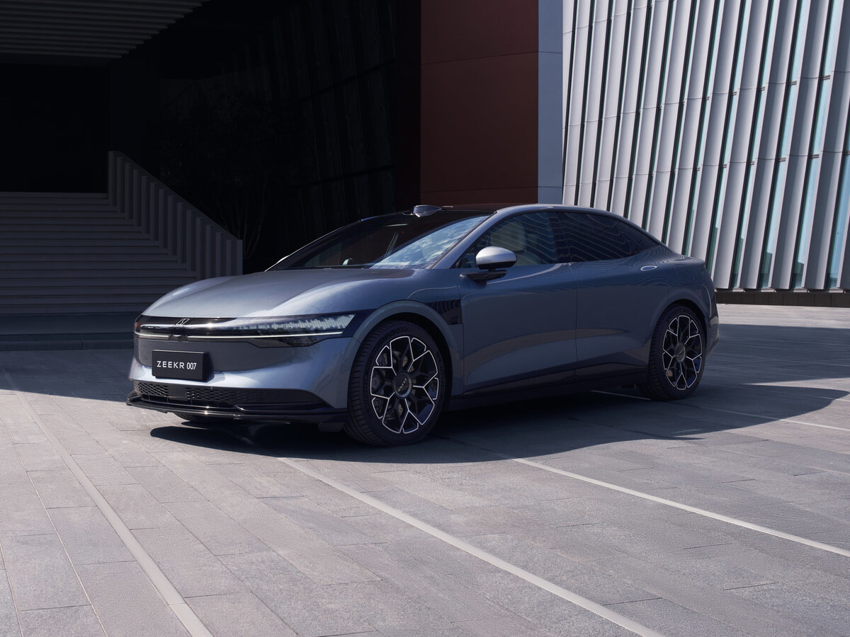 Zeekr 007    