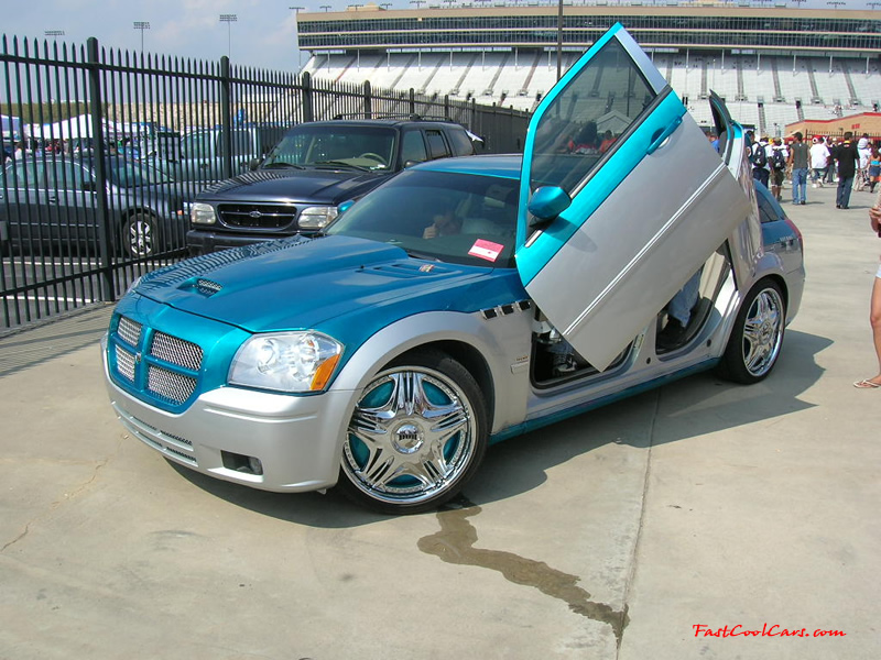 Ламбо двери ULD tuning Bolt ON на Dodge Magnum