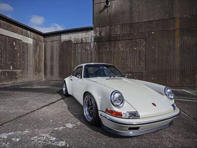 Этот рестомод Porsche 911 заставит вас переосмыслить ваши приоритеты
