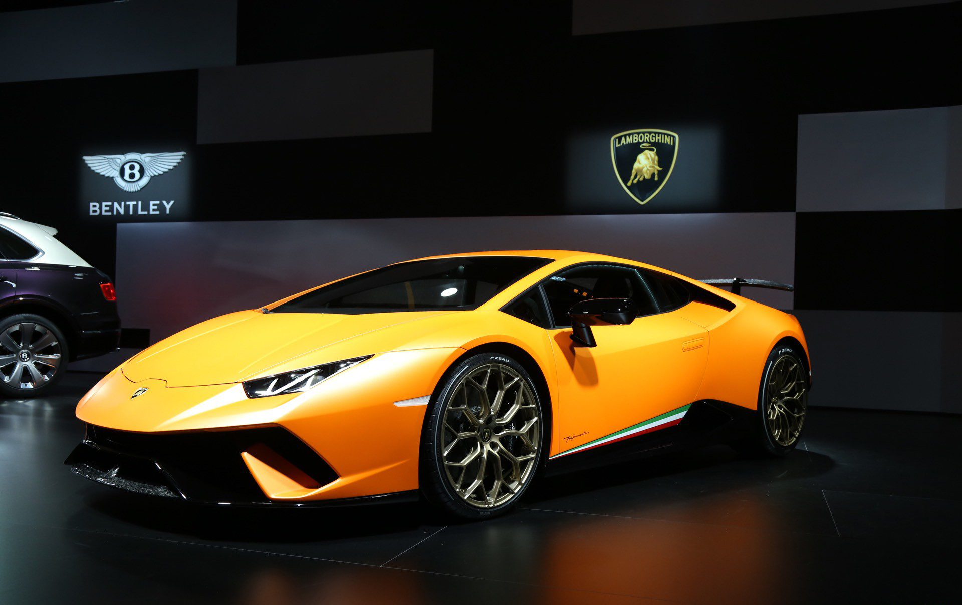 Женева-2017 - Lamborghini Huracan Performante