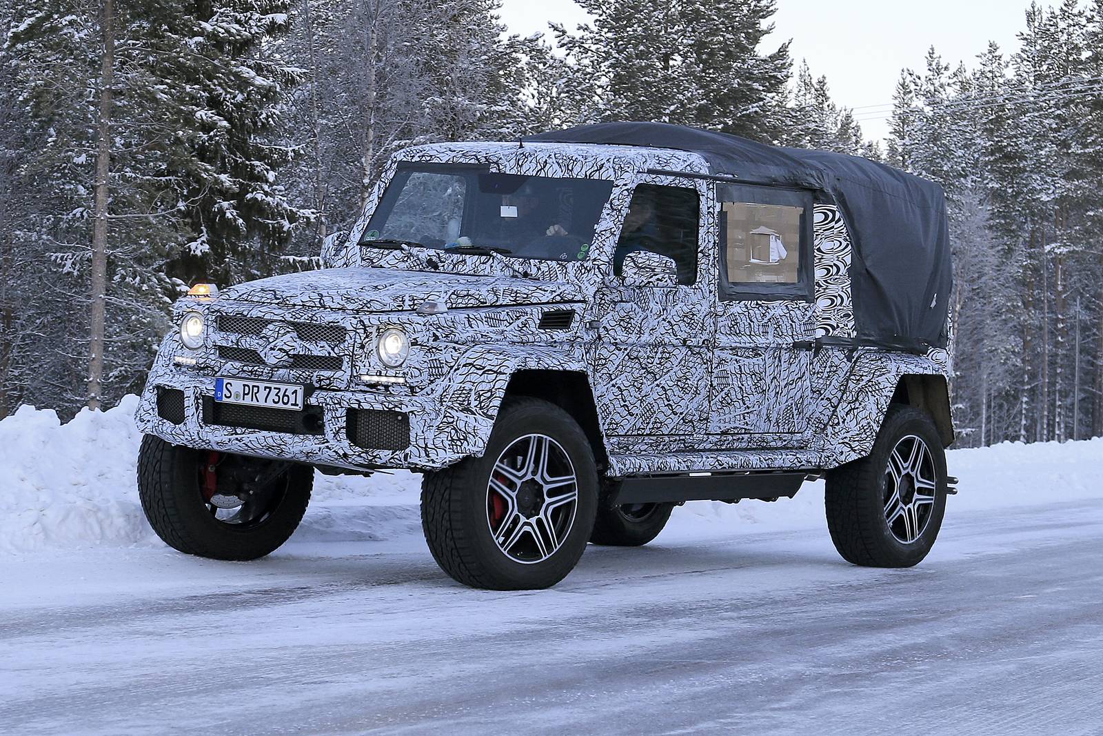 Mercedes-Benz 500 4x4 Convertible - первые шпионские снимки