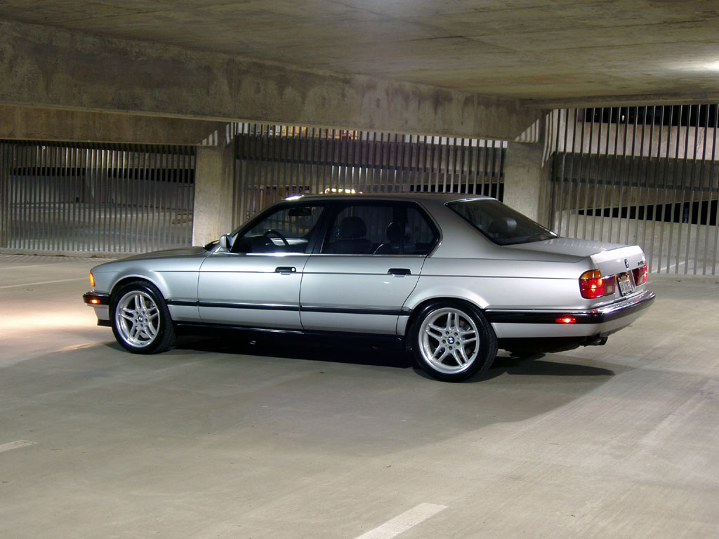 BMW 7 серии Е32, история, обзоры, тюнинг