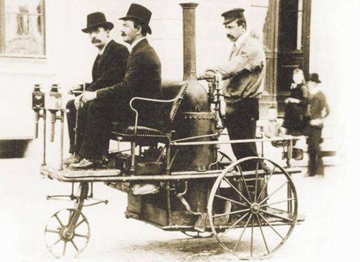 Первый автомобиль на бензине