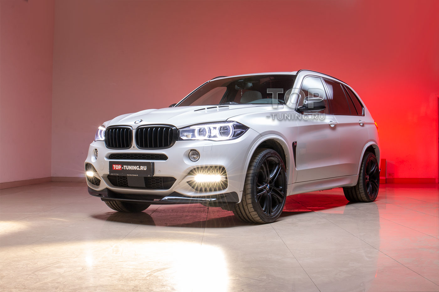 Накладка на передний бампер 