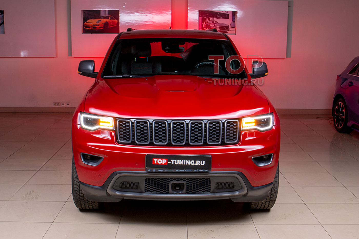 10535 Капот с воздуховодами Tyrannos на Jeep Grand Cherokee WK2