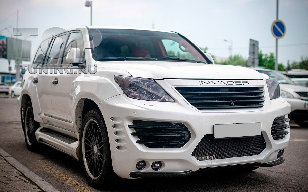 10537 Передний бампер INVADER для Lexus LX570 ТЮНИНГ ТОЙОТА ЛЕНД КРУЗЕР 200 (2007 - 2015) ПЕРЕДНИЙ БАМПЕР С РЕШЕТКОЙ РАДИАТОРА ОБВЕС INVADER