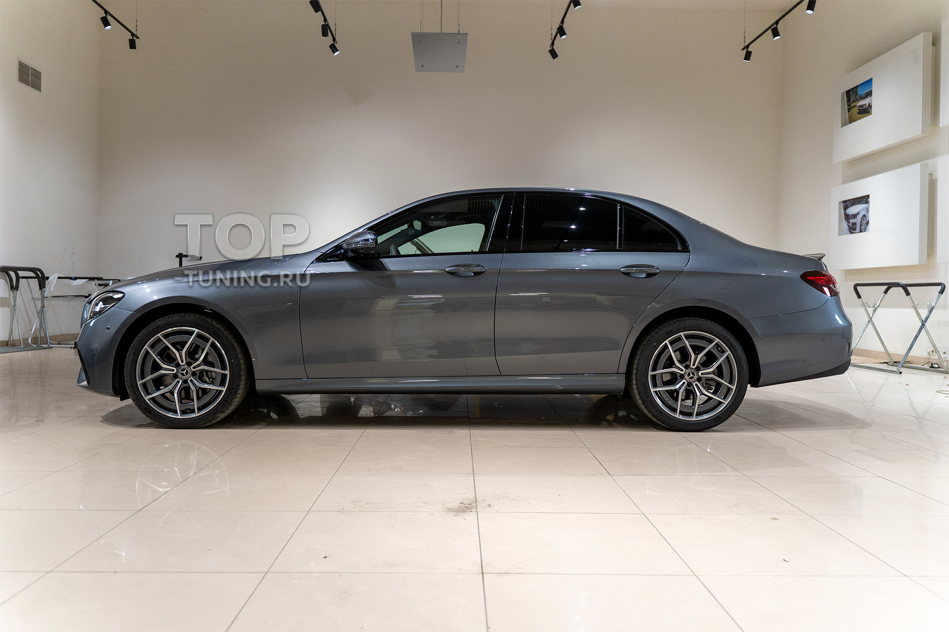 Тюнинг спойлер на крышку багажника для Мерседес Е класс 2020+ 