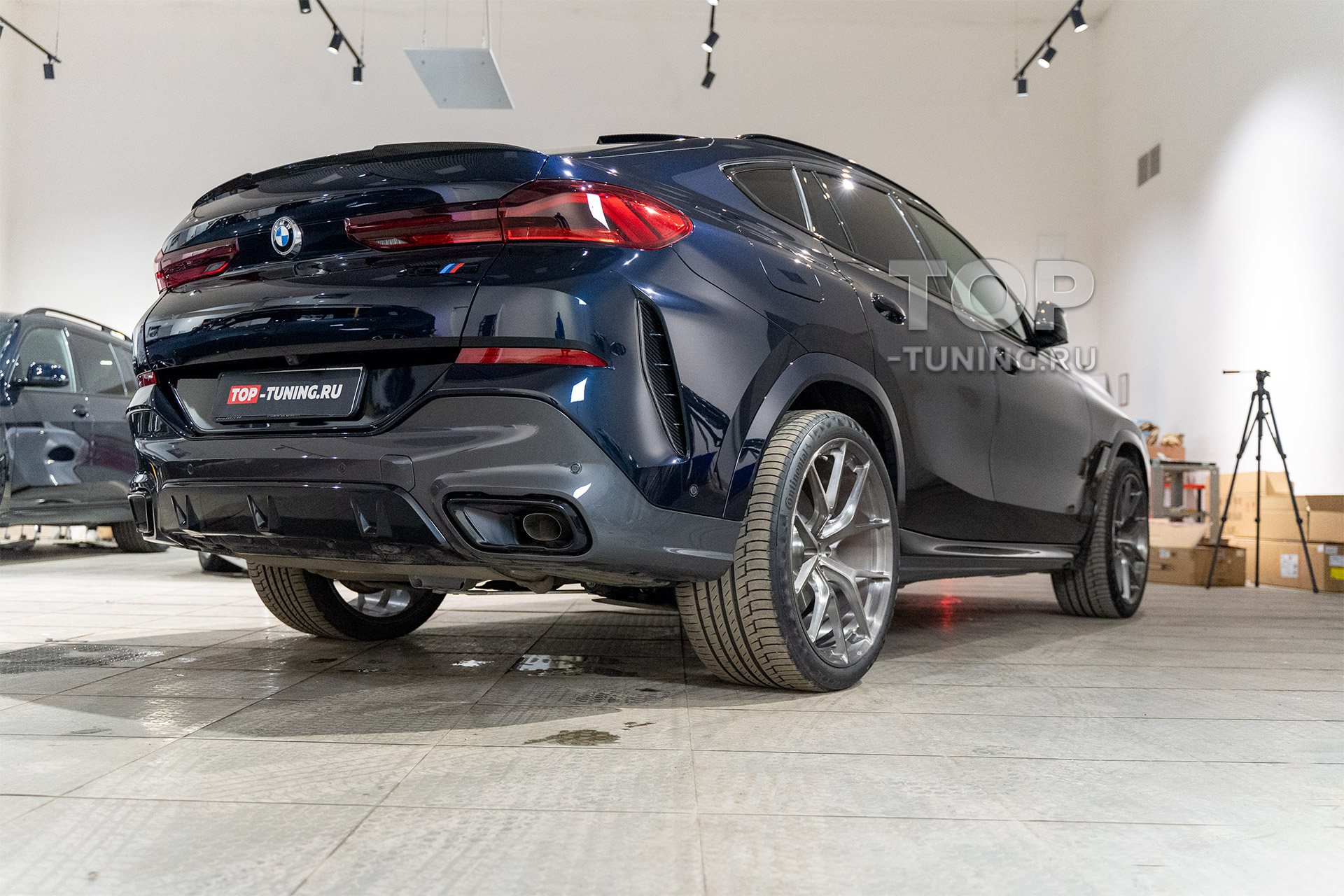 10827 Карбоновые вставки Renegade в задний бампер для BMW X6 G06