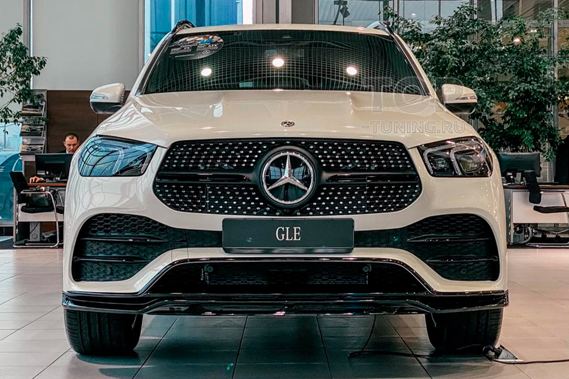 ТЮНИНГ МЕРСЕДЕС ГЛЕ (V167; 2018+) НАКЛАДКА НА ПЕРЕДНИЙ БАМПЕР ОБВЕС LARTE DESIGN