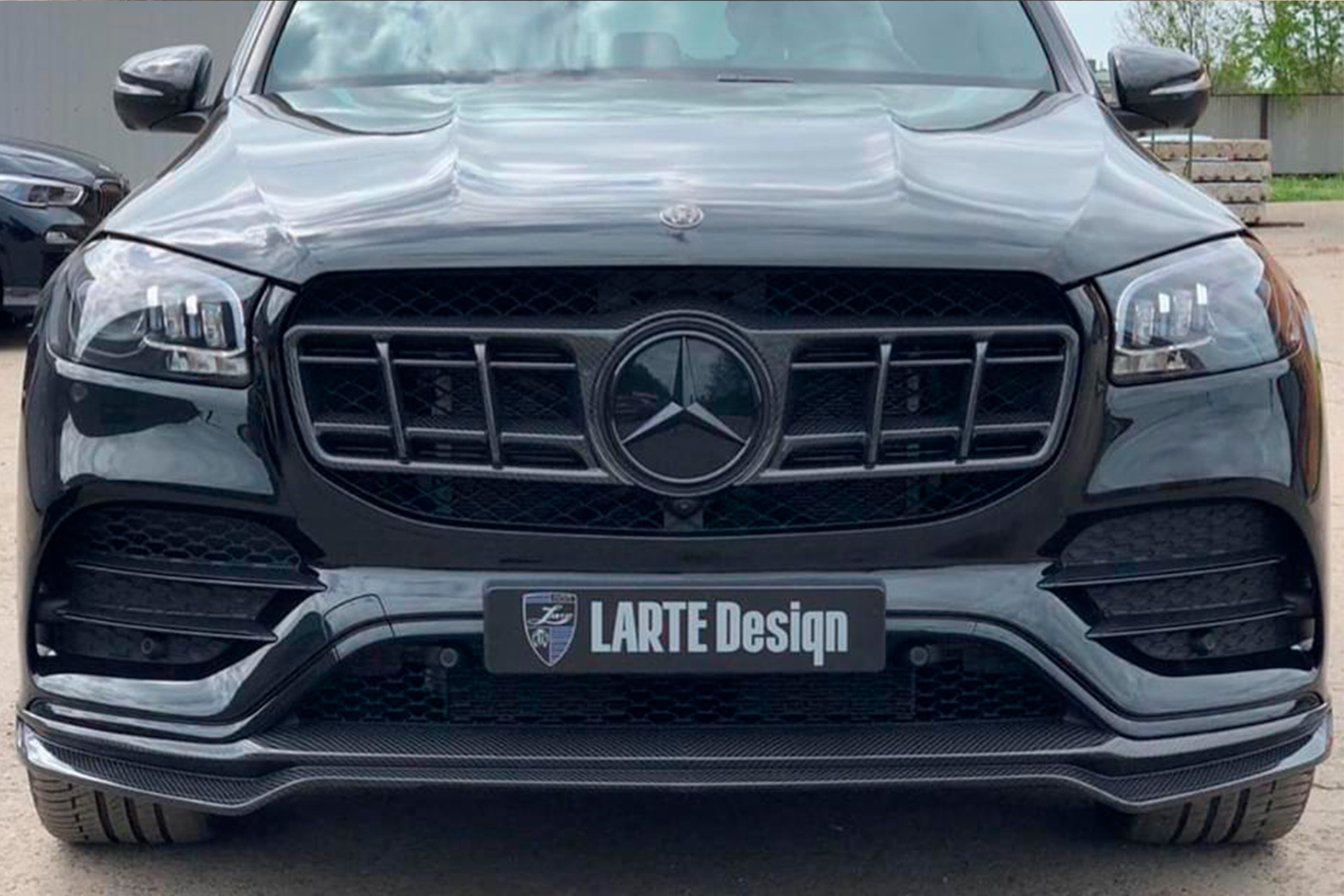 Купить оригинальное дооснащение из натурального карбона для Mercedes GLS X167 