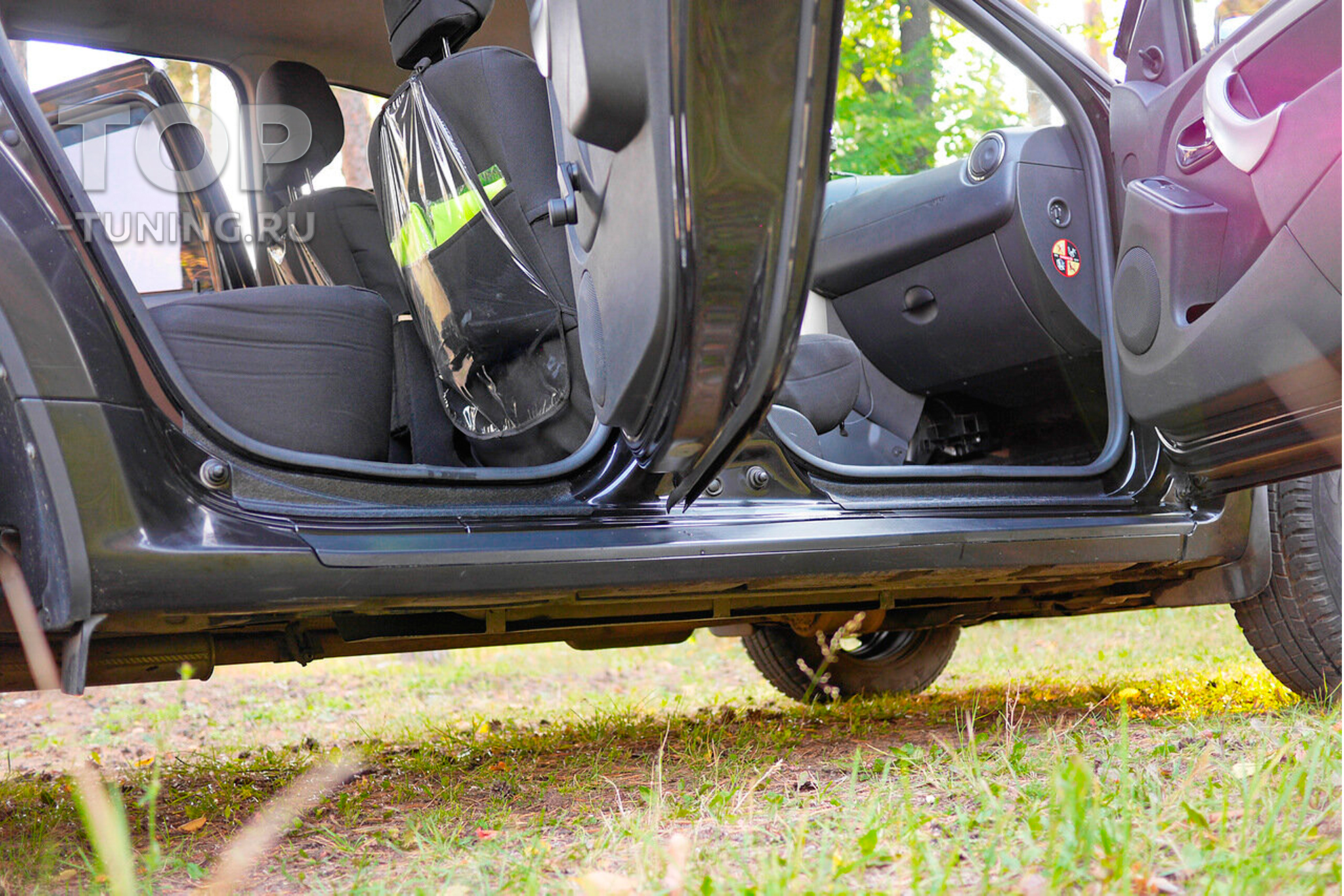 Защита порогов в салоне автомобиля для Ниссан Террано 5 купить