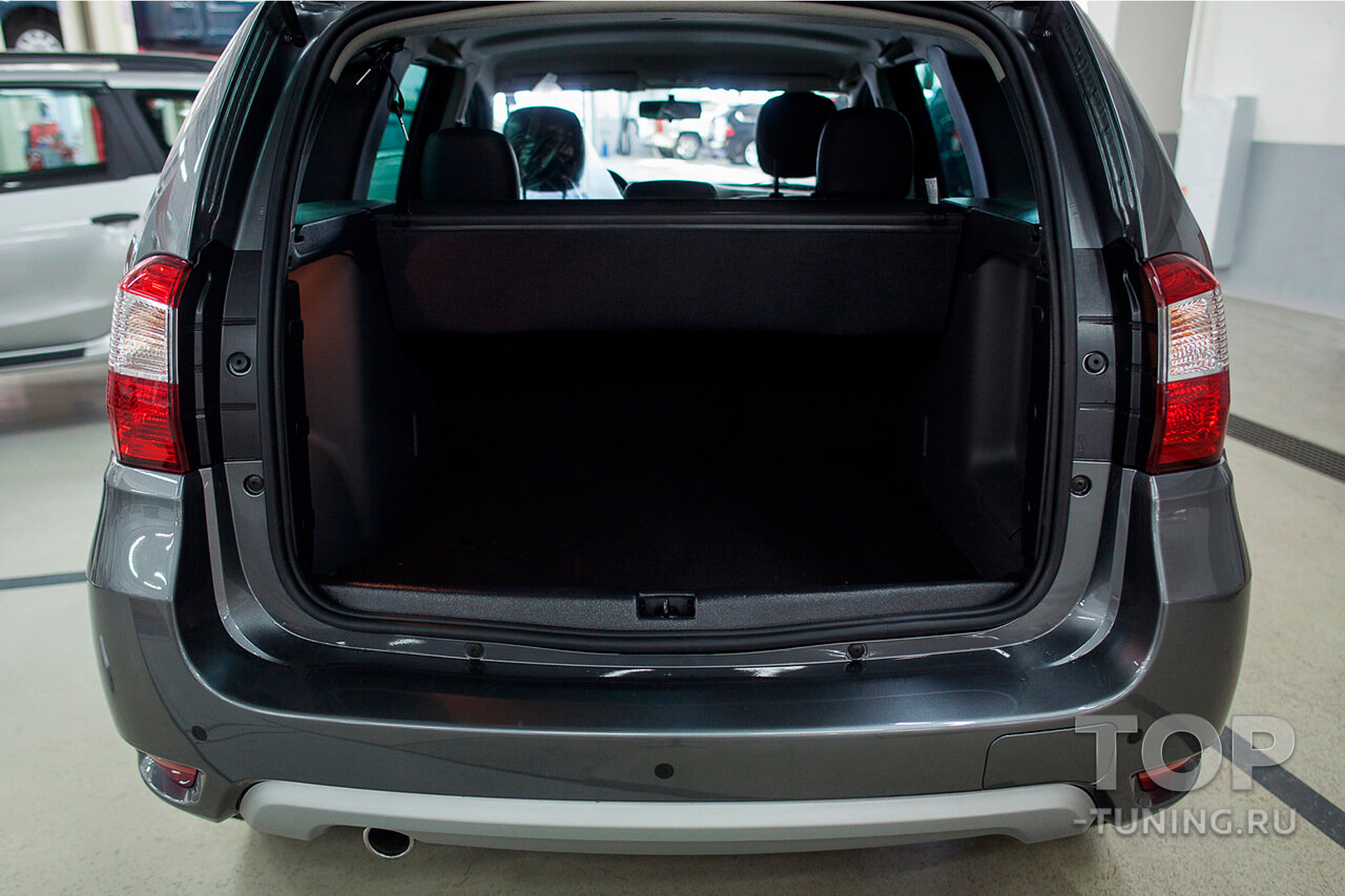 11555 Накладка Bastion на порожек багажника для Nissan Terrano