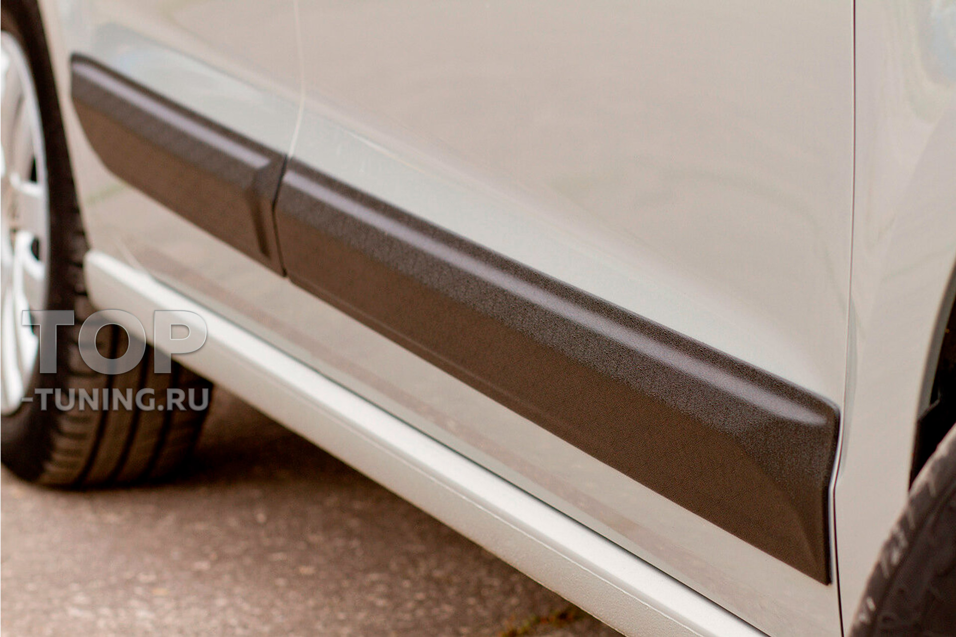 11630 Молдинги Bastion на двери для Volkswagen Polo V