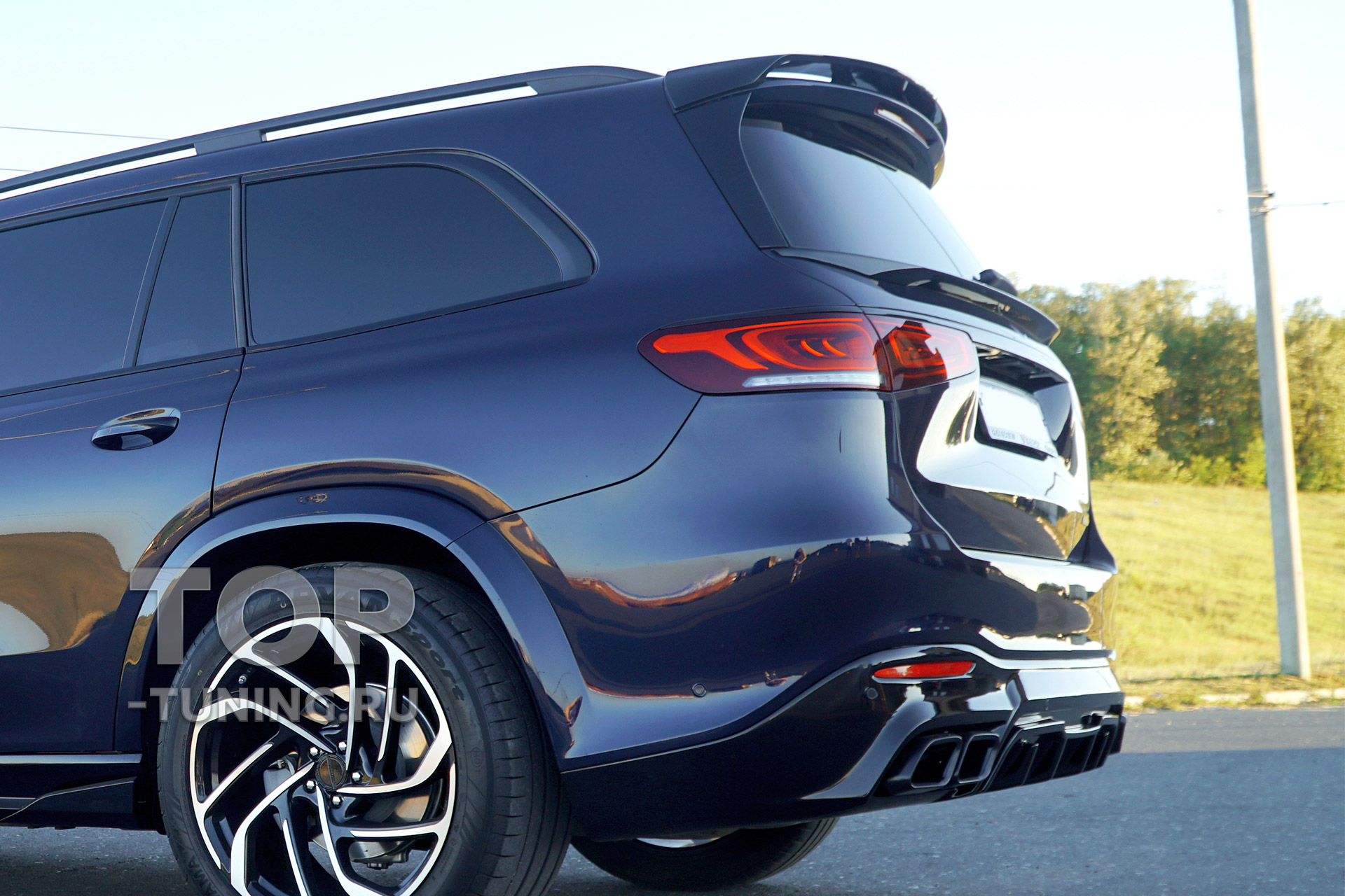 11663 Насадки на выхлоп AMG Style Black для Mercedes GLS X167