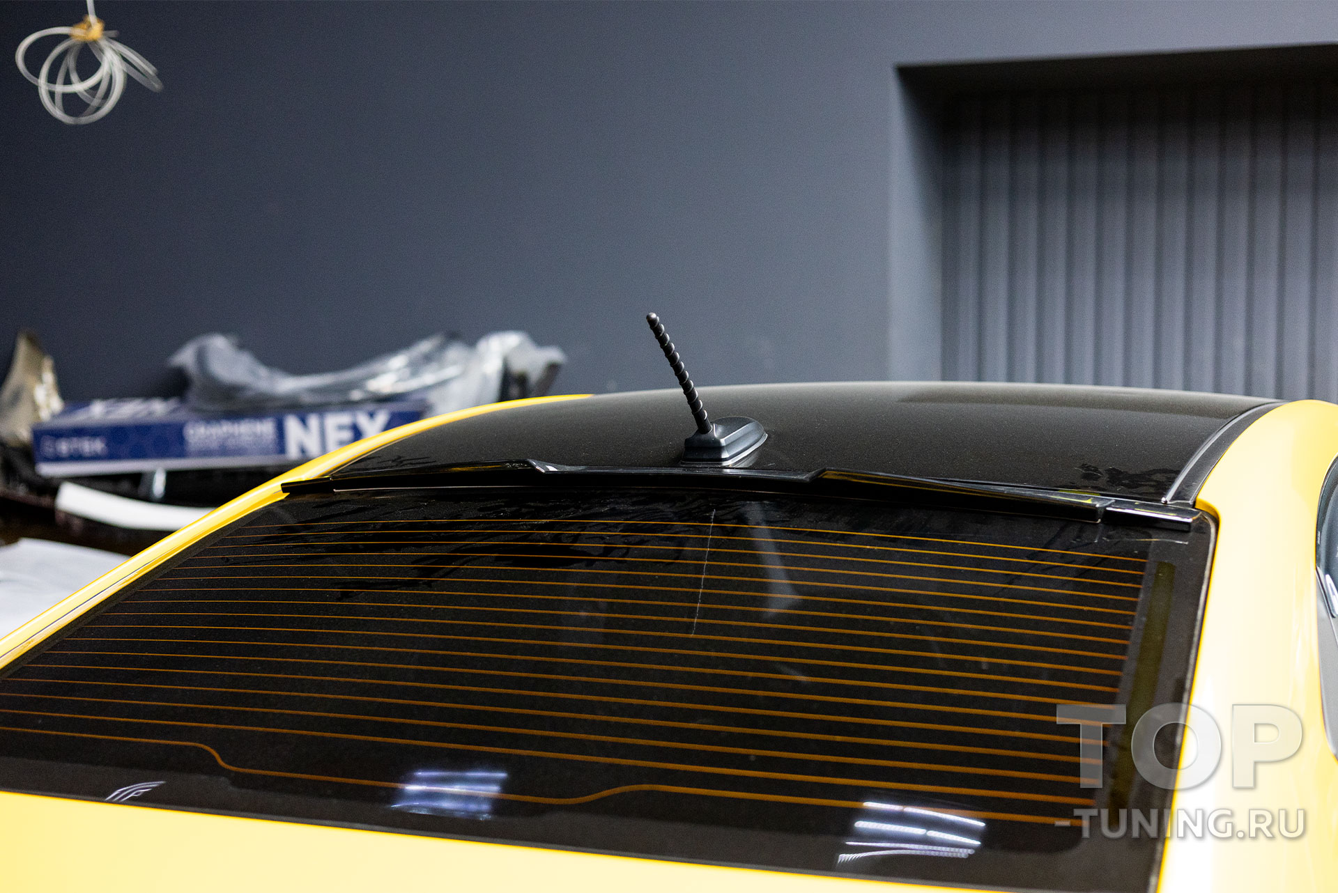 13067 Универсальный спойлер RTC (6 в 1) на крышу авто