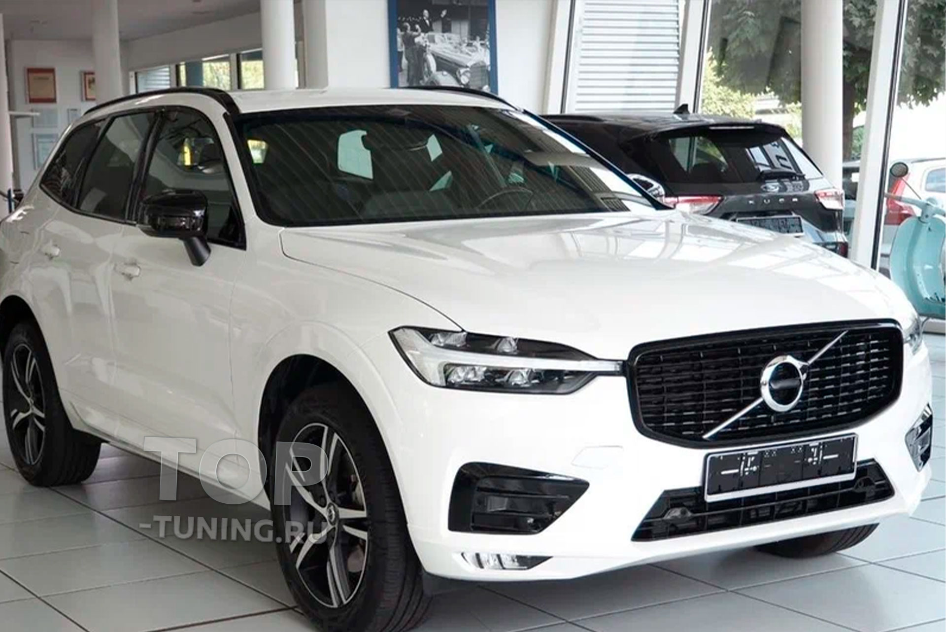 Черная решетка радиатора R-Design для Volvo XC60 II (17-21)  купить в Топ-тюнинг. цена