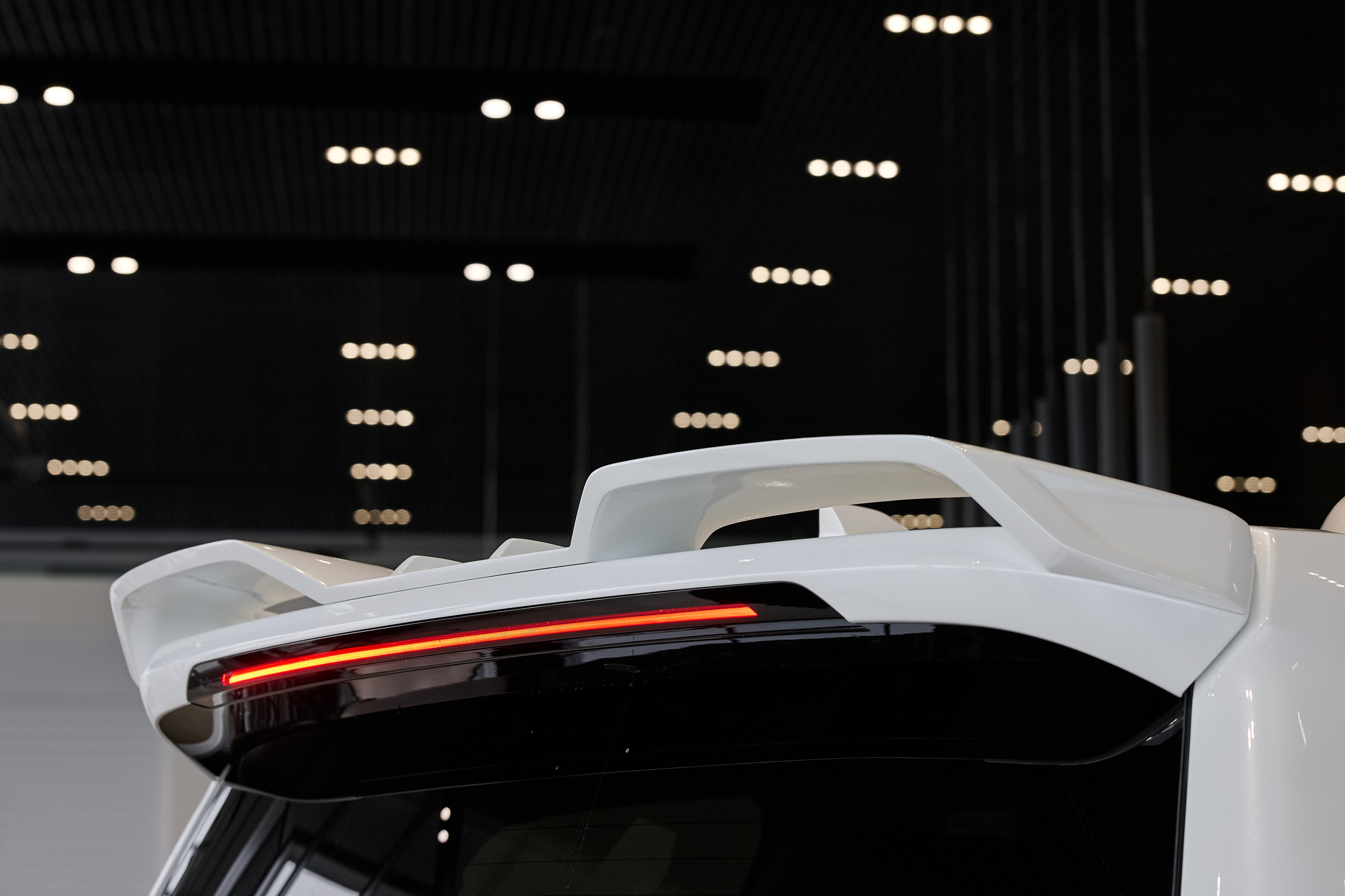 Верхний спойлер Миссуро Ларт Дизайн для Танк 500 Цвет по заводскому коду | Премиум | Стеклопластик | C эмблемой 13201 Продувной спойлер Missuro Larte Design — тюнинг Tank 500