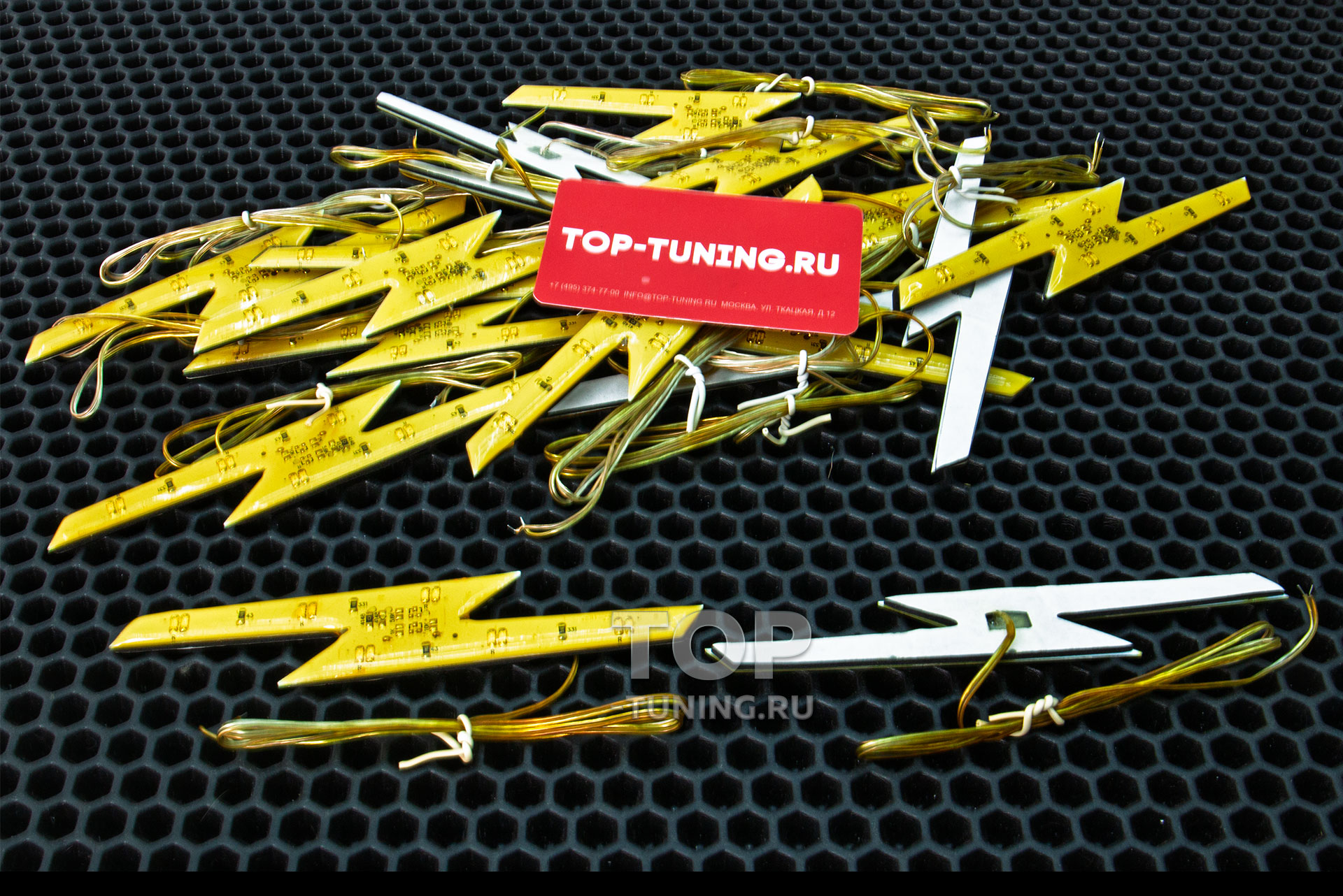 13608 Гибкая светодиодная вставка под эмблему LED на Opel Контурная LED подсветка эмблемы Опель, красного или белого цвета Цена за 1 шт. | Белый или красный цвет на выбор | Размер: | Эмблема приобретается