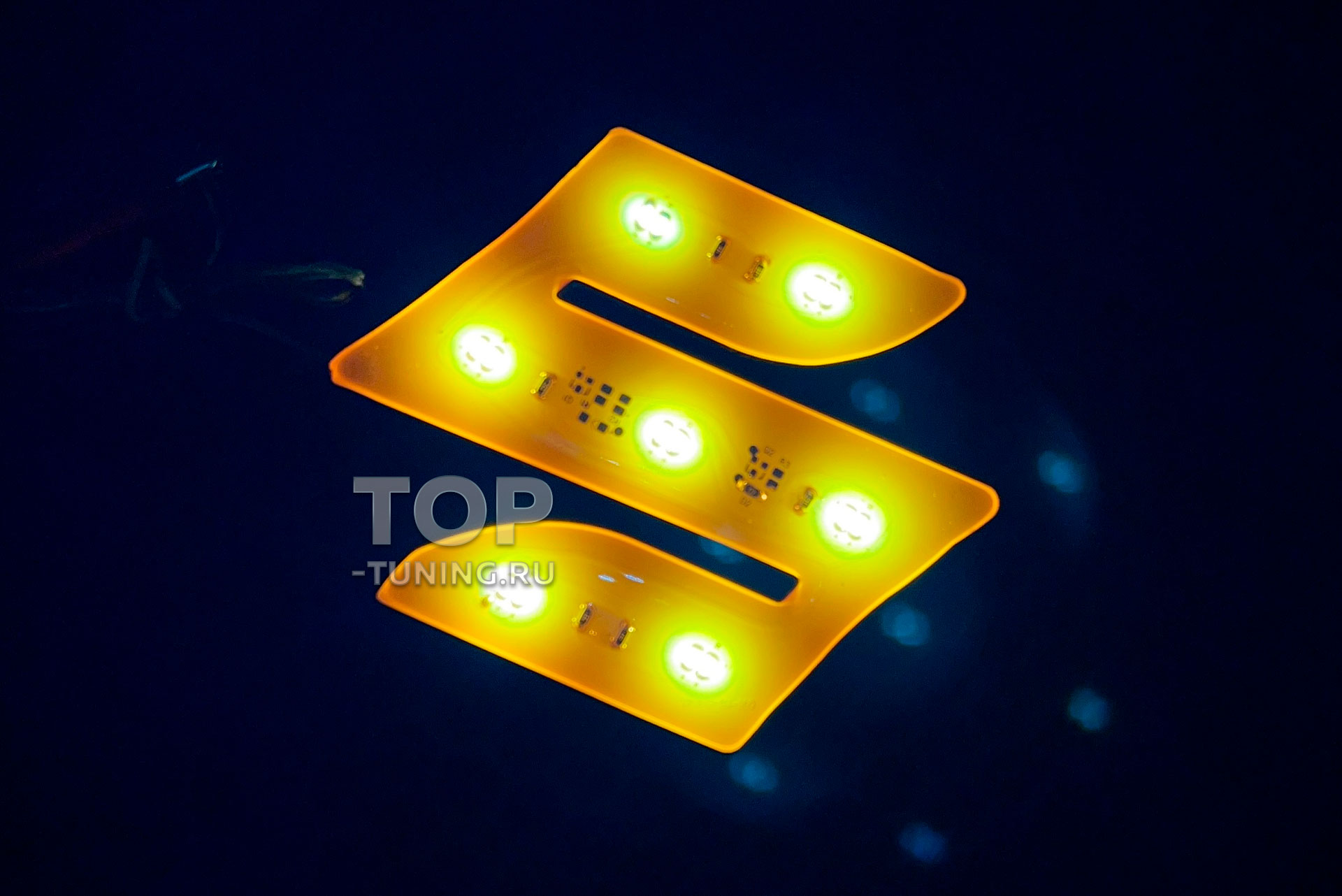 Белая контурная LED подсветка эмблемы Сузуки Цена за 1 шт. | Размер 100х100 мм. | Эмблема приобретается отдельно