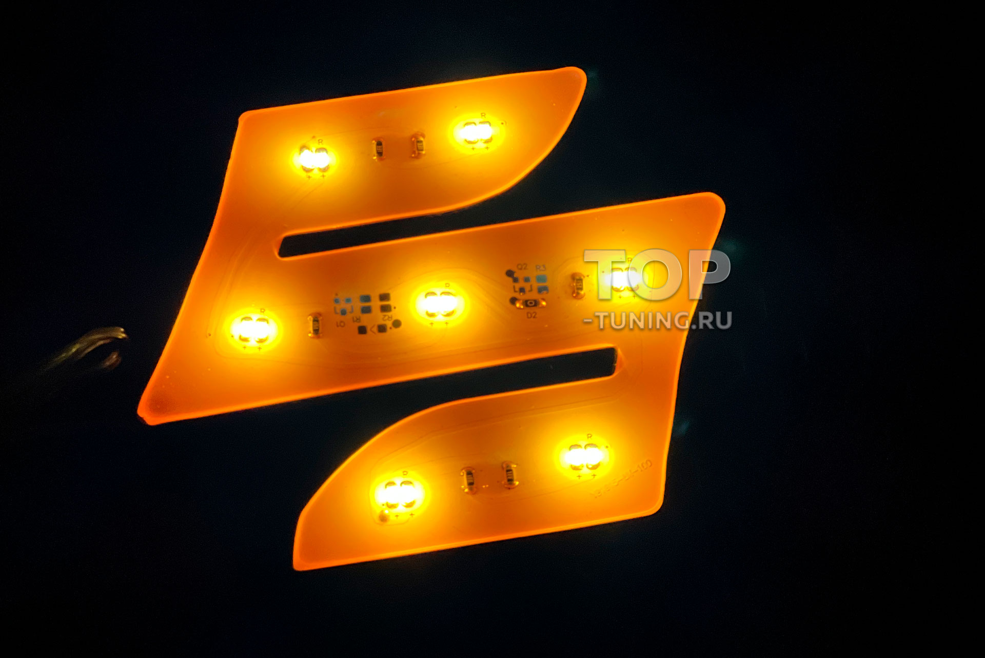 13640 Гибкая светодиодная вставка под эмблему LED на Suzuki (100х100 мм)