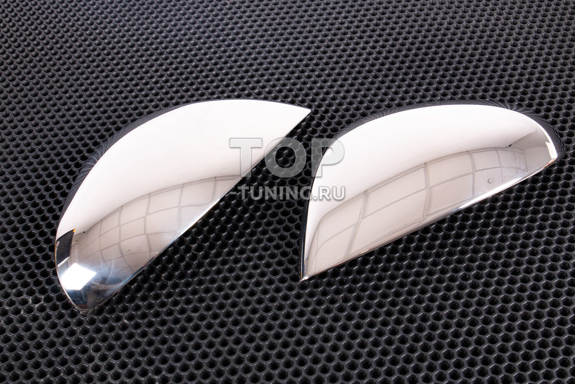 Хромированные накладки из нержавеющей стали на зеркала заднего вида Фольксваген Туарег 2 (2010-2018) Цена за пару | Нержавеющая сталь | Монтаж на двухсторонний скотч 13711 Накладки из нержавеющей стали на зеркала Volkswagen Touareg II (2010-2018)