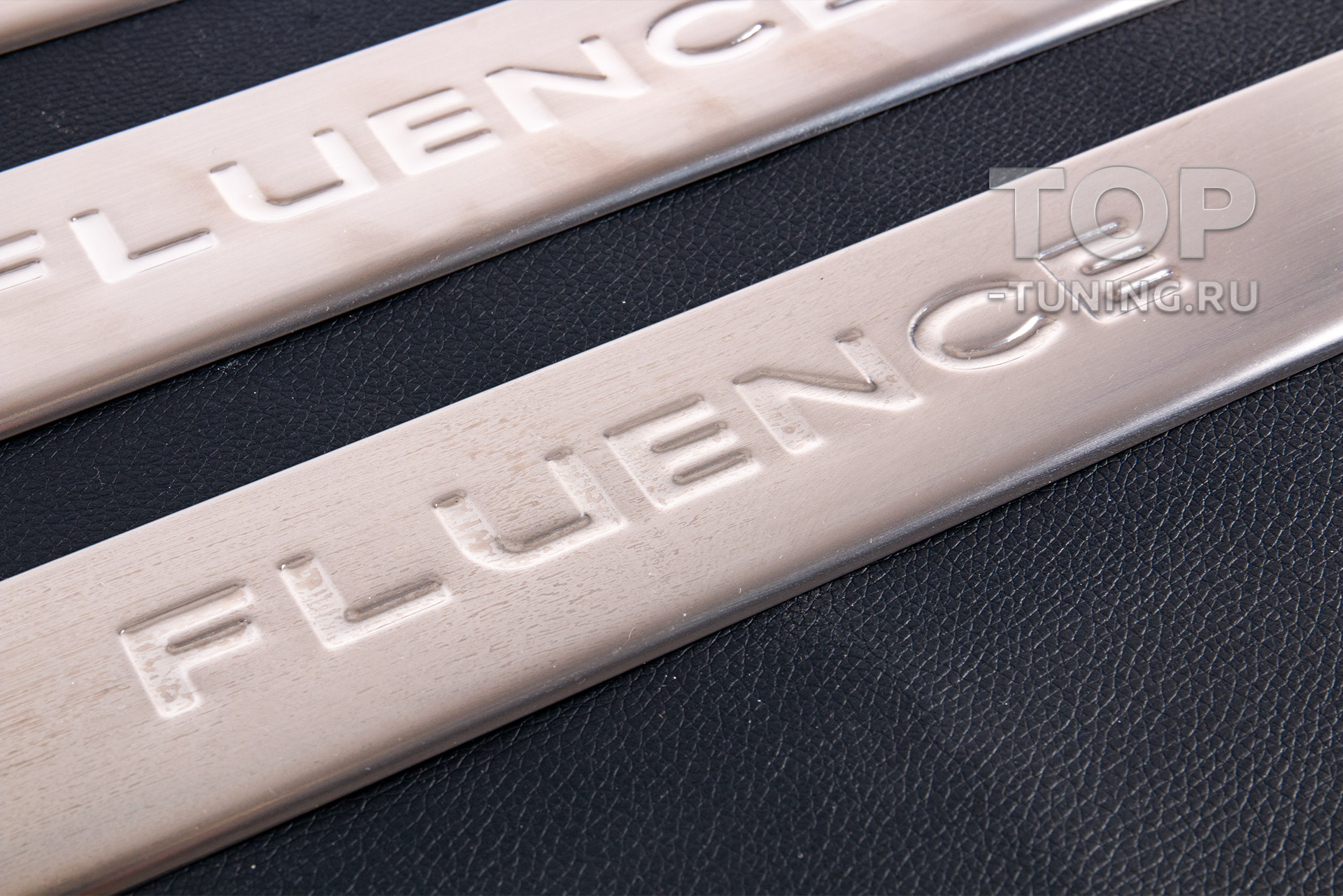 13724 Серебристые накладки из нержавеющий стали на пороги Renault Fluence (2010+)