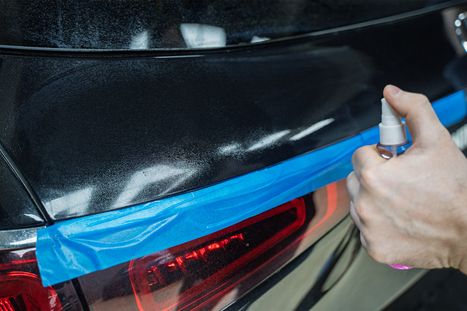 Снятие / замена шильдиков и эмблем на кузове автомобиля 13727 Удаление шильдиков, эмблем на кузове