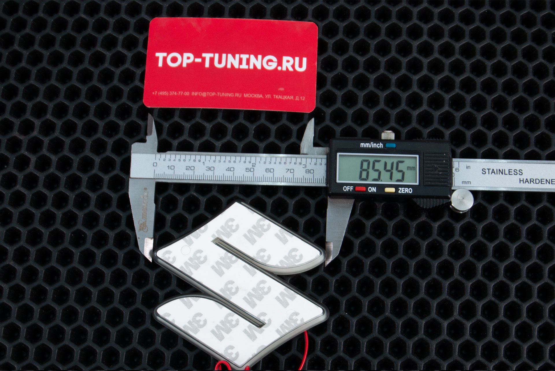 LED подсветка эмблемы Сузуки размер 85х85 мм Цена за 1 шт. | Размер: 85х85 мм | Цвет на выбор: Белый или красный | Эмблема приобретается отдельно 6540 Светодиодная вставка под эмблему Suzuki (85 x 85 mm)