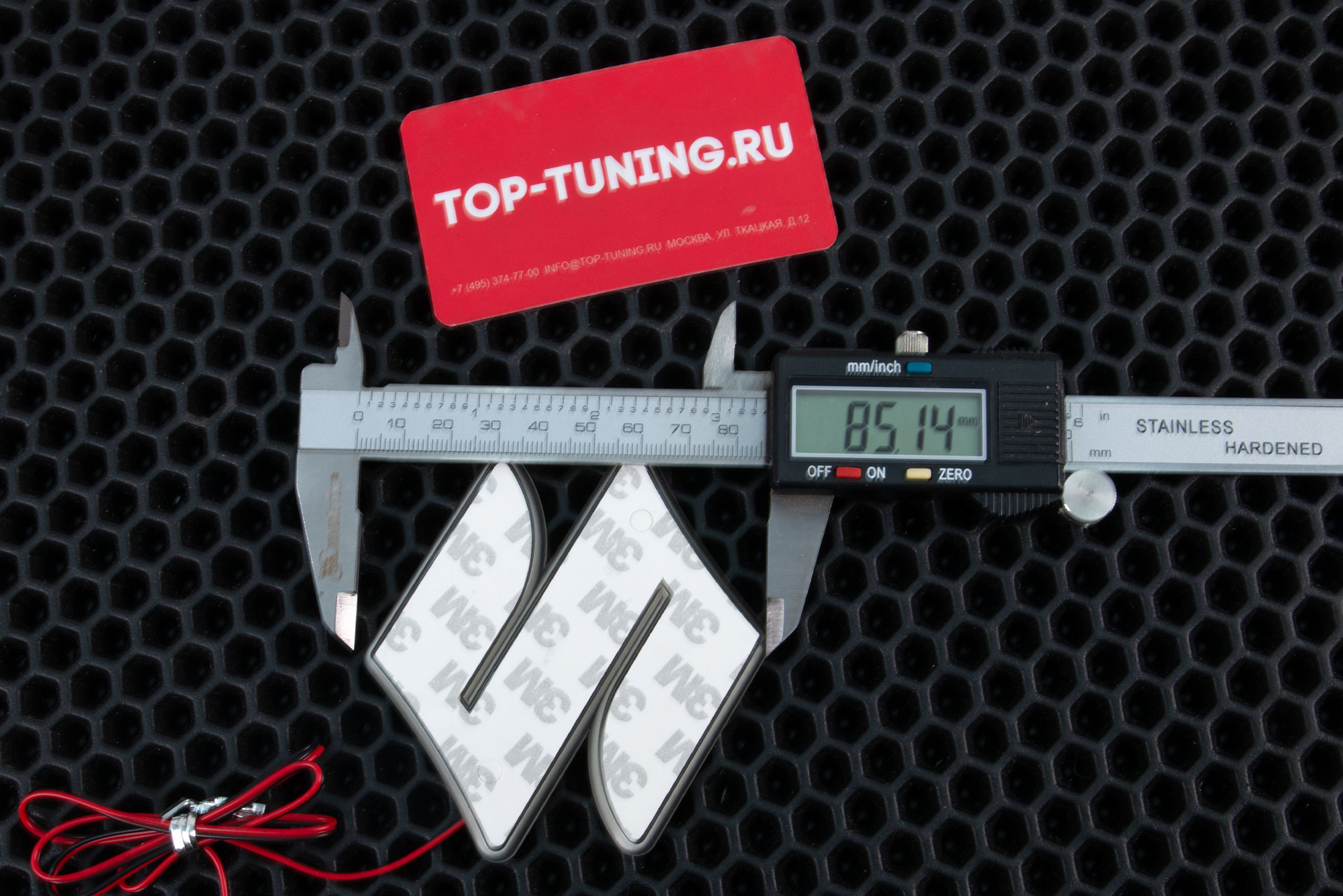 6540 Светодиодная вставка под эмблему Suzuki (85 x 85 mm) LED подсветка эмблемы Сузуки размер 85х85 мм Цена за 1 шт. | Размер: 85х85 мм | Цвет на выбор: Белый или красный | Эмблема приобретается отдельно