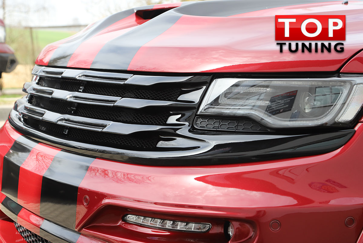 7891 Решетка радиатора Tyrannos на Jeep Grand Cherokee WK2