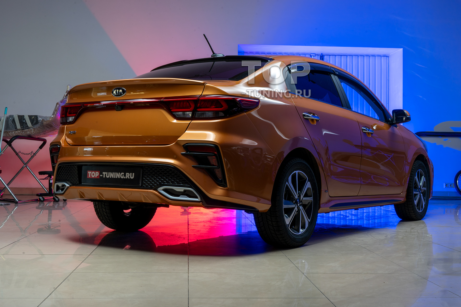 Установка спойлера на багажник Киа Рио 4 выполненная в Топ Тюнинг Москва