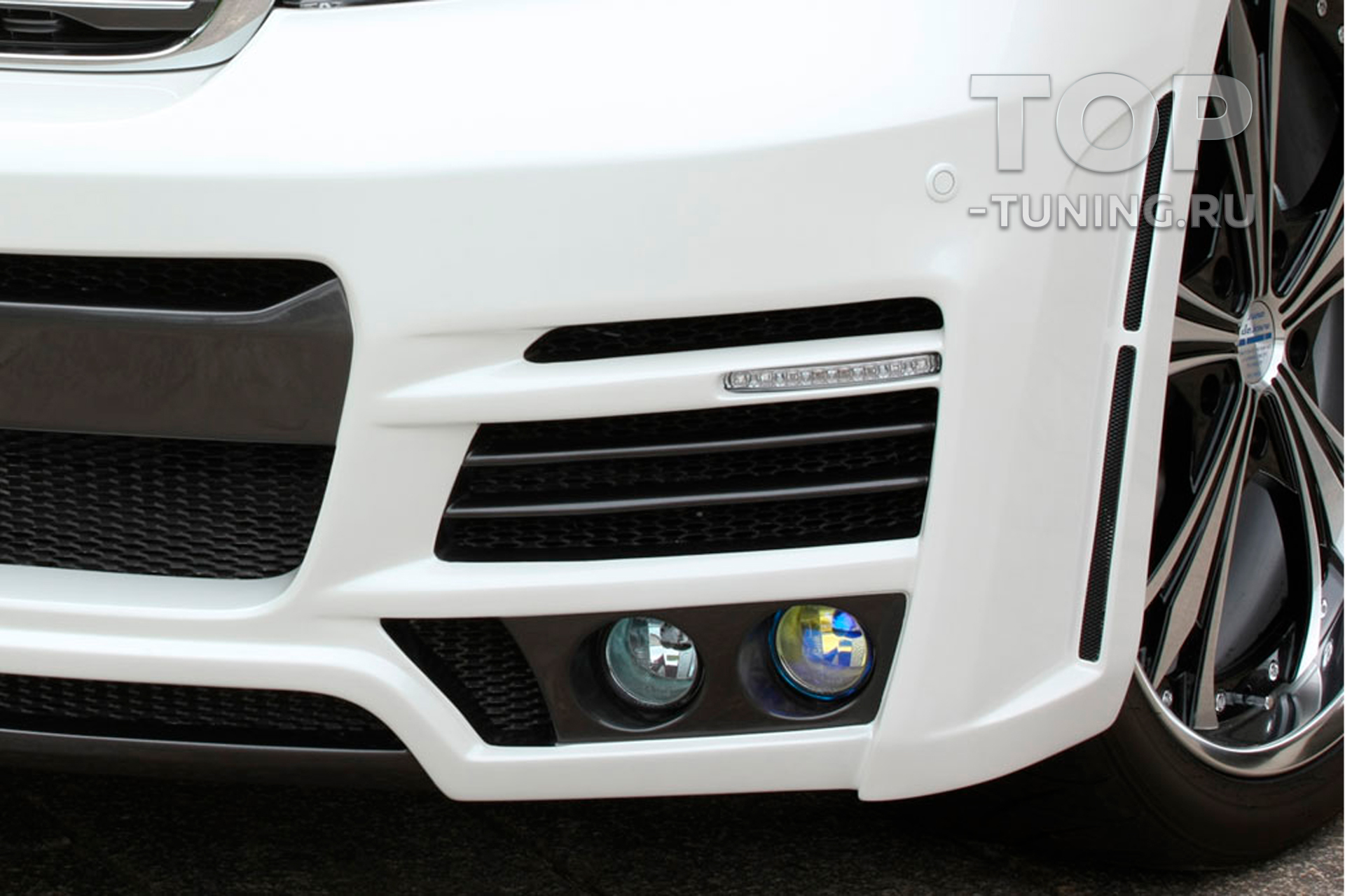 981 Обвес ZEUS Luv-Line на Toyota Land Cruiser 200 (дорестайлинг)