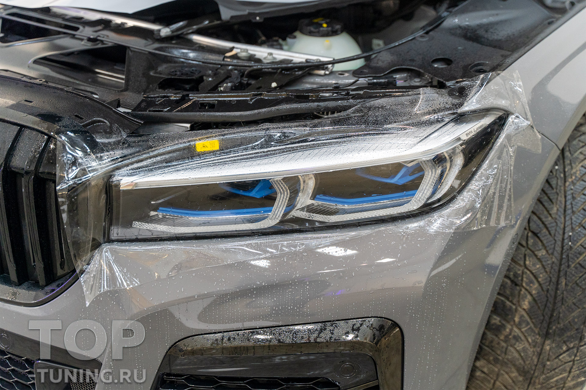 BMW 6 GT– Пленка на фары оклейка – Максимальный уровень защиты оптики от сколов, царапин и песка