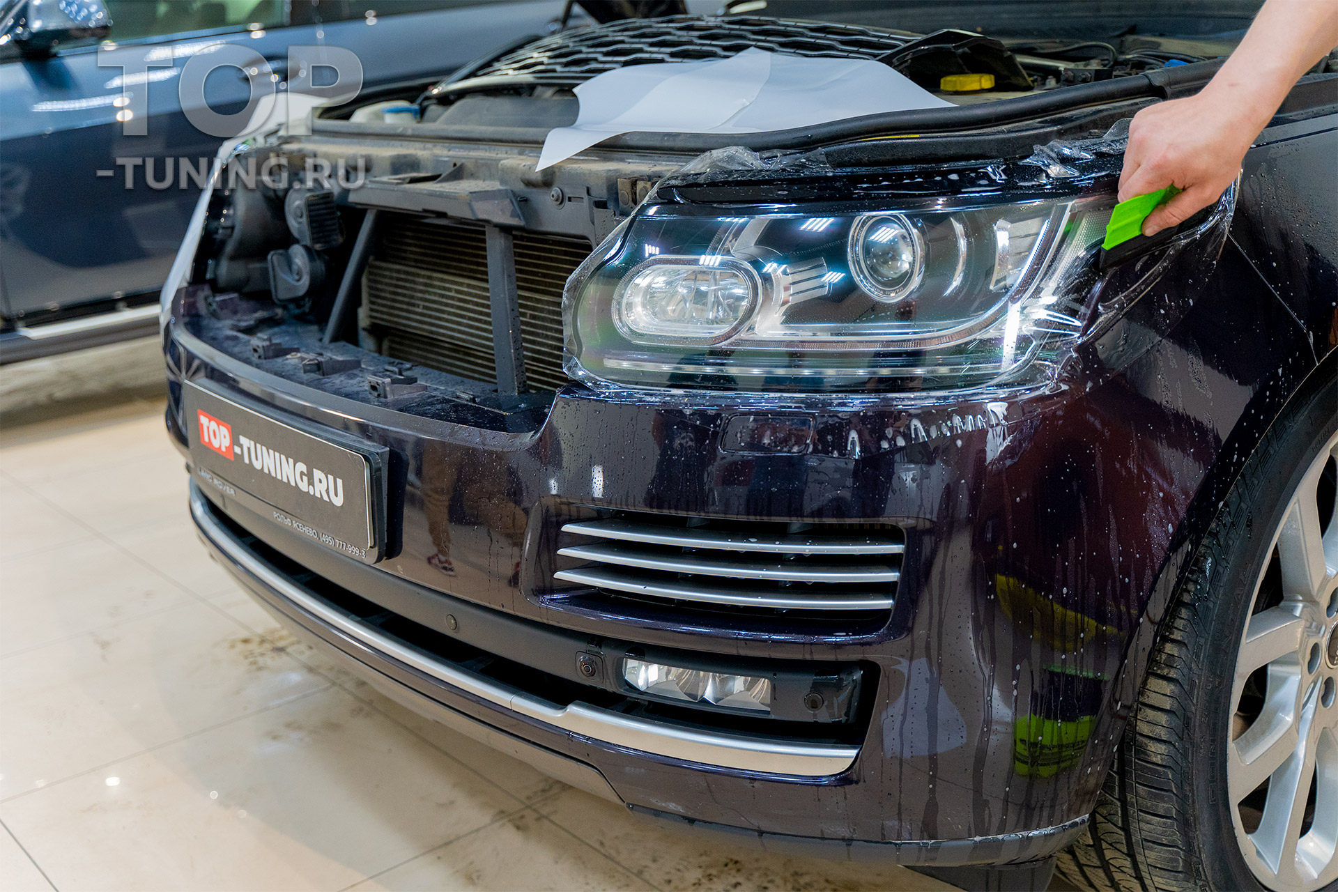 Range Rover – Пленка на фары оклейка – Максимальный уровень защиты оптики от сколов, царапин и песка