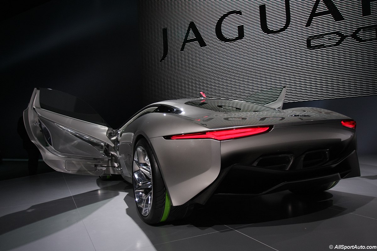 Jaguar выпустил тизер изображение C-X16 Concept