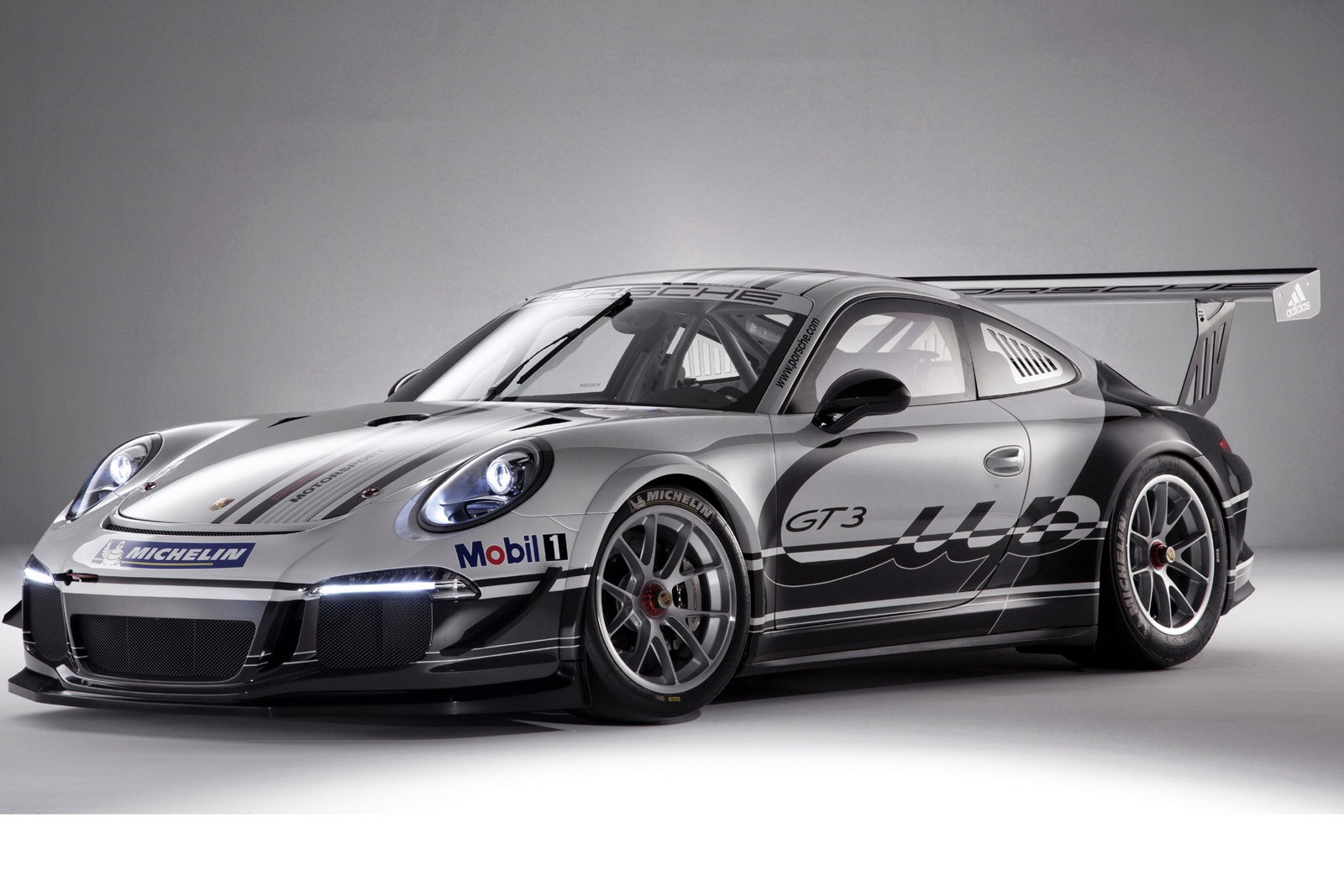 Porsche работает над более мощной версией 911 GT