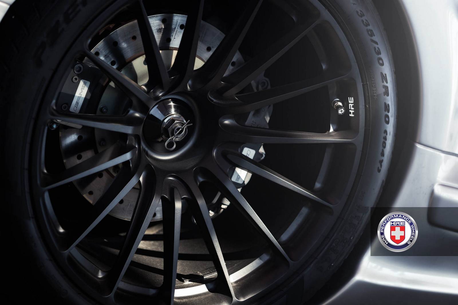 Потрясающий Mercedes-Benz CLK GTR от HRE Wheels